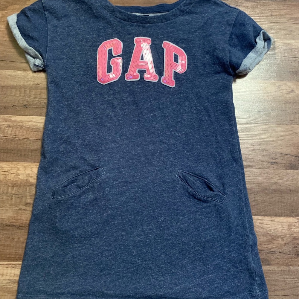 Girls top.